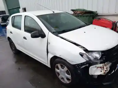 Veicolo di demolizione dacia                                              sandero ii                                                                                                                                                                                                                                                 1.2                                                                                                                                                                                                                                                        dell'anno 2013 alimentato d4f 732