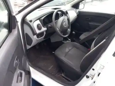 Veicolo di demolizione dacia                                              sandero ii                                                                                                                                                                                                                                                 1.2                                                                                                                                                                                                                                                        dell'anno 2013 alimentato d4f 732