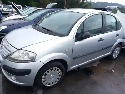 Véhicule à la ferraille citroen c3 i (fc_, fn_) 1.4 hdi de l'année 2004 alimenté 8hx (dv4td),8hz (dv4td)