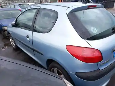 Scrapping Vehicle peugeot 206 fastback (2a/c) 1.6 16v of the year 2001 powered nfu (tu5jp4)