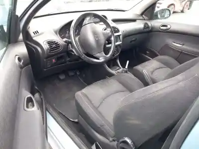 Scrapping Vehicle peugeot 206 fastback (2a/c) 1.6 16v of the year 2001 powered nfu (tu5jp4)
