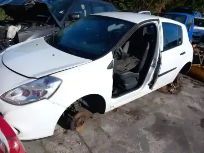 Veículo de Sucata renault clio iii (br0/1, cr0/1) 1.2 16v (br02, br0j, br11, cr02, cr0j, cr11) do ano 2009 alimentado d4f 706,d4f 740,d4f 764