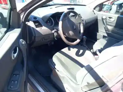 Здавання транспортного засобу renault megane ii (bm0/1_, cm0/1_) 1.9 dci (bm0g, cm0g) року 2004 потужний f9q 800