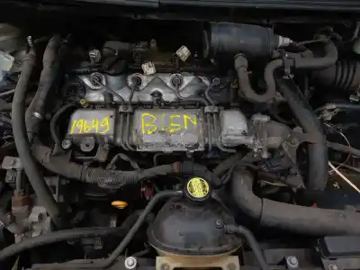 Veículo de Sucata TOYOTA COROLLA VERSO (_E12_) 2.0 D-4D (CDE120_) do ano 2003 alimentado 1CD-FTV