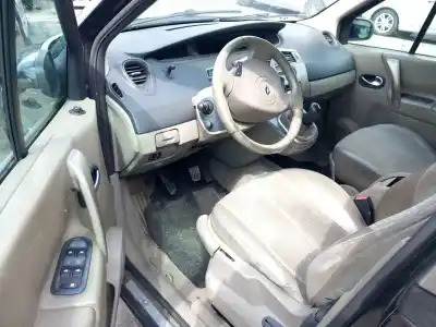 Scrapping Vehicle renault scénic ii (jm0/1_) 1.5 dci (jm0f) of the year 2003 powered k9k 722