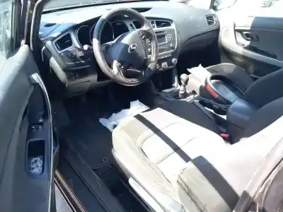 Veículo de Sucata kia cee'd (jd) 1.4 mpi do ano 0 alimentado g4lc