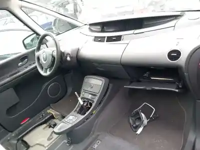 Здавання транспортного засобу renault espace iv (jk0/1_) 2.0 dci (jk01, jk02, jk1j, jk1k, jk1h) року 2010 потужний m9r 740,m9r 750,m9r 814,m9r 815,m9r 858