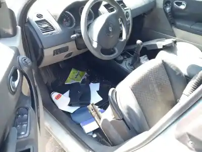 Veículo de Sucata renault megane ii (bm0/1_, cm0/1_) 1.5 dci (bm0f, bm0t, bm2b, cm0f, cm0t) do ano 2003 alimentado k9k 722