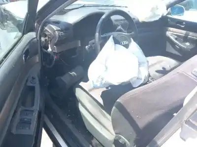 Scrapping Vehicle audi a4 b5 (8d2) 1.9 tdi of the year 2000 powered ajm