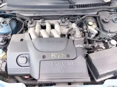 Veicolo di demolizione JAGUAR X-TYPE I (X400) 2.1 V6 dell'anno 2003 alimentato YB(AJ-V6)