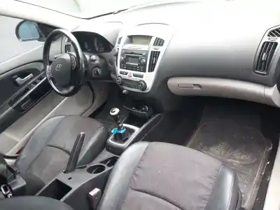 Sloopvoertuig kia cee'd fastback (ed) 1.6 crdi 115 van het jaar 2007 aangedreven d4fb