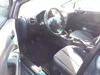 Veículo de Sucata seat leon (1p1) 1.9 tdi do ano 2006 alimentado bxe