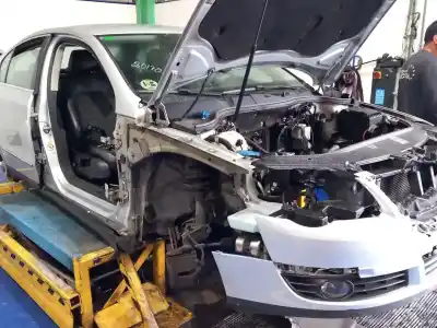 Здавання транспортного засобу volkswagen passat b6 (3c2) 2.0 tdi 16v 4motion року 2007 потужний bkp,cbab