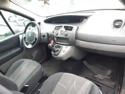 Veicolo di demolizione renault scénic ii (jm0/1_) 1.6 (jm0c, jm0j, jm1b) dell'anno 2005 alimentato k4mt7