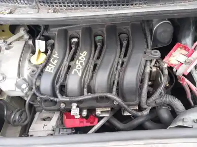 Veicolo di demolizione renault scénic ii (jm0/1_) 1.6 (jm0c, jm0j, jm1b) dell'anno 2005 alimentato k4mt7