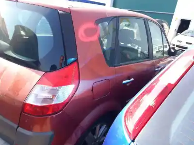 Veicolo di demolizione renault scénic ii (jm0/1_) 1.9 dci (jm0g, jm12, jm1g, jm2c) dell'anno 2004 alimentato f9q 812