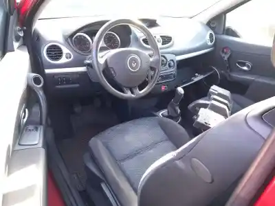Veicolo di demolizione renault clio iii (br0/1, cr0/1) 1.2 16v (br02, br0j, br11, cr02, cr0j, cr11) dell'anno 2009 alimentato d4f 706,d4f 740,d4f 764