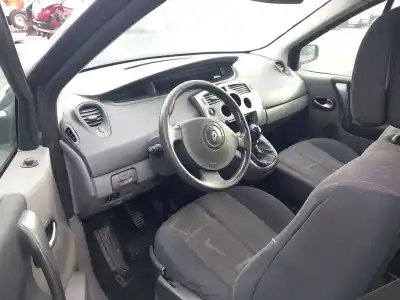 Veicolo di demolizione renault scénic ii (jm0/1_) 1.9 dci (jm0g, jm12, jm1g, jm2c) dell'anno 2004 alimentato f9q 812
