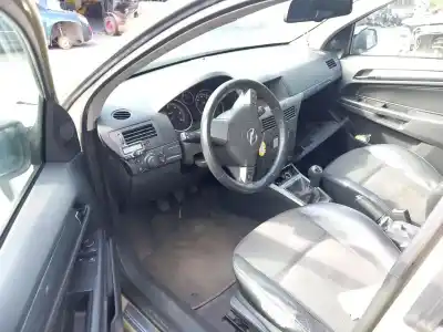 Veicolo di demolizione opel astra h (a04) 1.7 cdti (l48) dell'anno 2004 alimentato z 17 dth