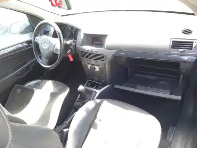Veicolo di demolizione opel astra h (a04) 1.7 cdti (l48) dell'anno 2004 alimentato z 17 dth