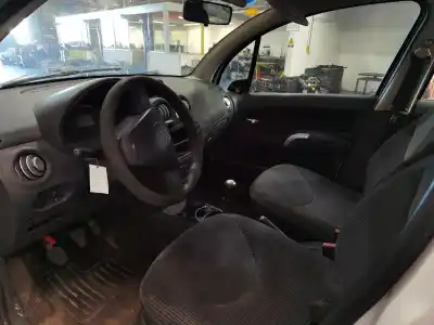 Véhicule à la ferraille citroen c3 i (fc_, fn_) 1.4 hdi de l'année 2005 alimenté 8hx (dv4td),8hz (dv4td)