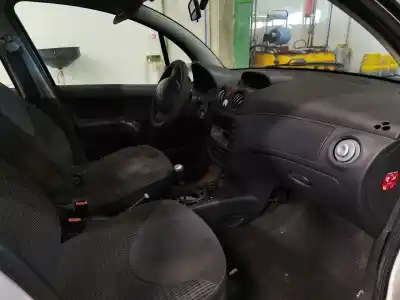 Véhicule à la ferraille citroen c3 i (fc_, fn_) 1.4 hdi de l'année 2005 alimenté 8hx (dv4td),8hz (dv4td)