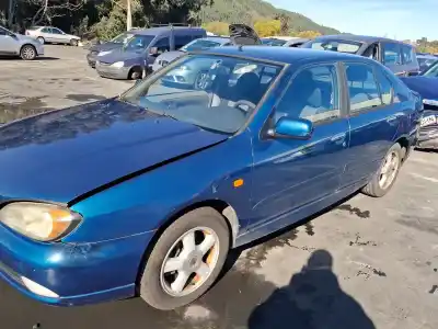Sloopvoertuig nissan primera hatchback (p11) 1.8 16v van het jaar 2001 aangedreven qg18de