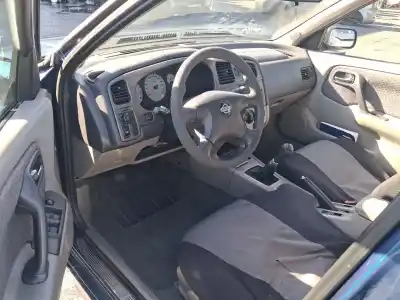 Sloopvoertuig nissan primera hatchback (p11) 1.8 16v van het jaar 2001 aangedreven qg18de