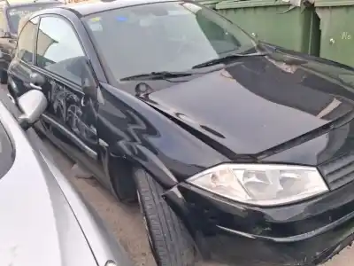 Veicolo di demolizione renault megane ii (bm0/1_, cm0/1_) 1.9 dci (bm0g, cm0g) dell'anno 2004 alimentato f9q 800