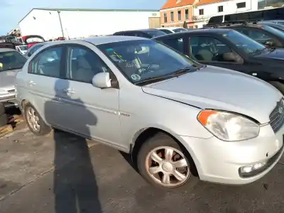 Veículo de Sucata hyundai accent iii sedán (mc) 1.5 crdi gls do ano 2007 alimentado d4fa