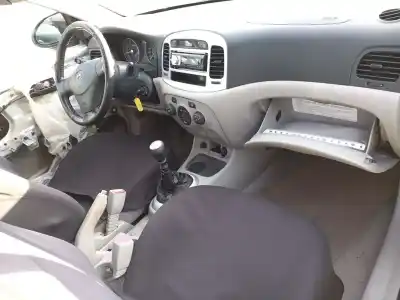 Veículo de Sucata hyundai accent iii sedán (mc) 1.5 crdi gls do ano 2007 alimentado d4fa