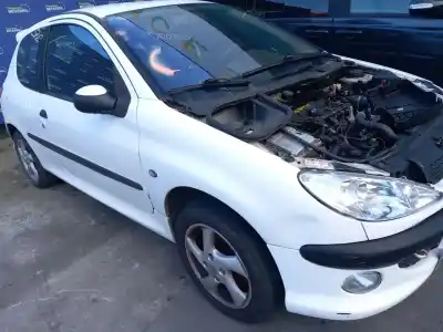 Veículo de Sucata peugeot 206 fastback (2a/c) 2.0 hdi 90 do ano 2001 alimentado rhy (dw10td)