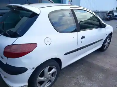 Veículo de Sucata peugeot 206 fastback (2a/c) 2.0 hdi 90 do ano 2001 alimentado rhy (dw10td)
