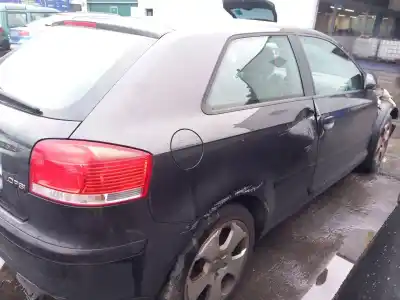 Veículo de Sucata audi a3 (8p1) 2.0 fsi do ano 2003 alimentado axw,blr,blx,bly,bmb,bvy,bvz