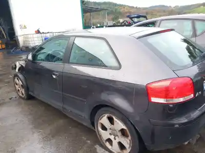 Veículo de Sucata audi a3 (8p1) 2.0 fsi do ano 2003 alimentado axw,blr,blx,bly,bmb,bvy,bvz