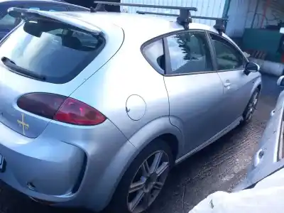 Veículo de Sucata seat leon (1p1) 2.0 tdi 16v do ano 2006 alimentado bkd,cfhc,clcb