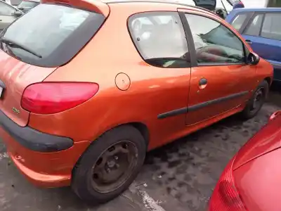 Veículo de Sucata peugeot 206 fastback (2a/c) 1.4 i do ano 2001 alimentado kfw (tu3a),kfw (tu3jp),kfx (tu3jp)