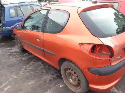 Veículo de Sucata peugeot 206 fastback (2a/c) 1.4 i do ano 2001 alimentado kfw (tu3a),kfw (tu3jp),kfx (tu3jp)