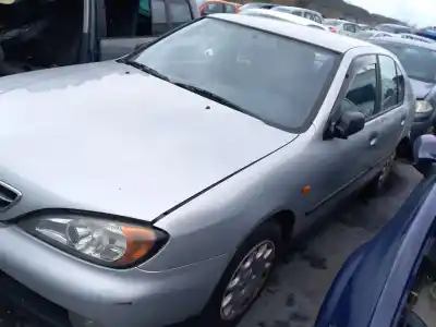 Sloopvoertuig nissan primera hatchback (p11) 1.6 16v van het jaar 2000 aangedreven ga16de