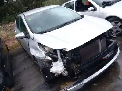 Scrapping Vehicle kia cee'd (jd) 1.6 crdi 128 of the year 2015 powered d4fb