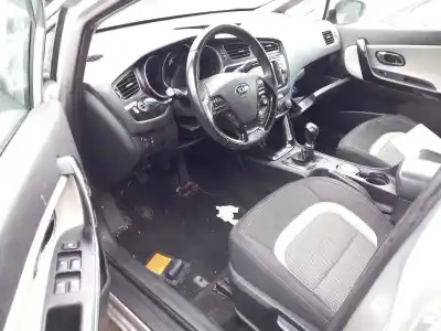 Scrapping Vehicle kia cee'd (jd) 1.6 crdi 128 of the year 2015 powered d4fb