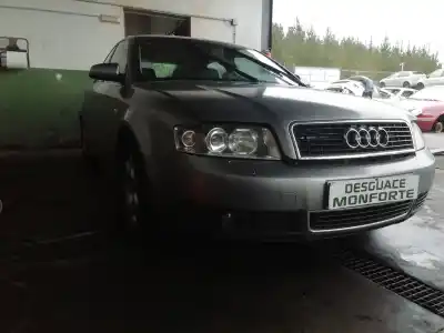 Verschrottungsfahrzeug audi a4 berlina (8e) 3.0 des jahres 2002 angetrieben asn