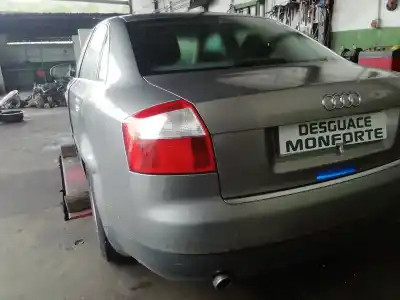Verschrottungsfahrzeug audi a4 berlina (8e) 3.0 des jahres 2002 angetrieben asn