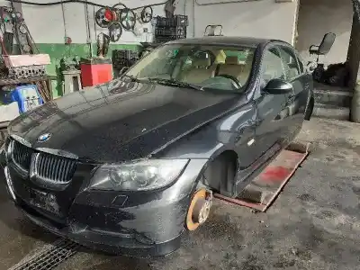 Sloopvoertuig BMW SERIE 3 BERLINA (E90) 320 van het jaar 2006 aangedreven N46B20B G