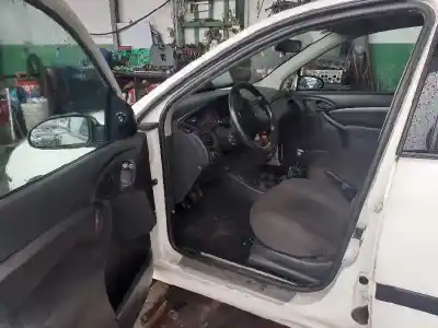 Veicolo di demolizione ford focus berlina (cak) focus dell'anno 2002 alimentato d/f9da