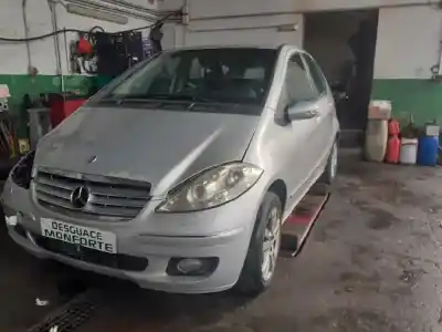 Vehicul casat MERCEDES CLASE A (W169)  al anului 2005 alimentat D-640941