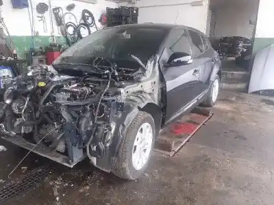 Verschrottungsfahrzeug RENAULT MEGANE III FASTBACK (BZ0/1_, B3_)  des Jahres 2015 angetrieben K9K 836,K9K 846