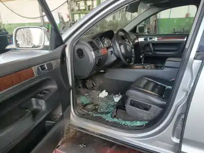 Veículo de Sucata volkswagen touareg (7la, 7l6, 7l7) 3.2 v6 do ano 2004 alimentado azz,bkj,bmv,bmx,brj