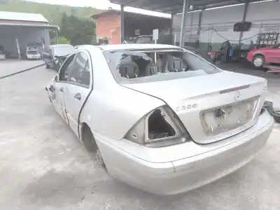 Scrapping Vehicle MERCEDES-BENZ CLASE C (W203)  of the year 2002 powered OM 611.962