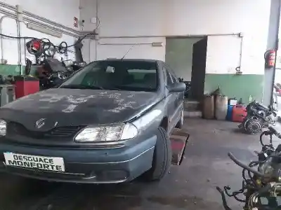 Veicolo di demolizione RENAULT LAGUNA (B56)  dell'anno 1994 alimentato F3R722